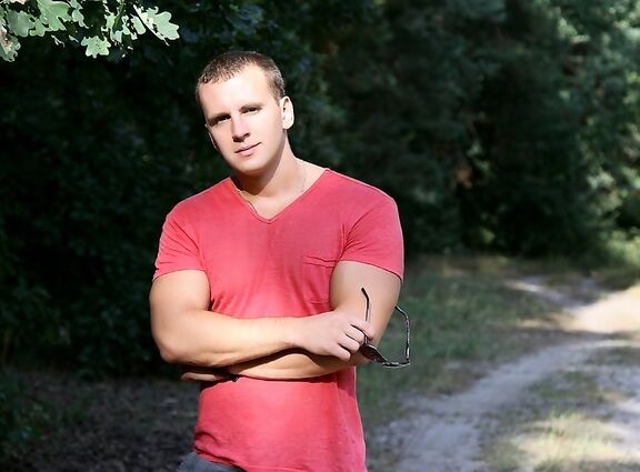 Мой номер по запросу у тебя!