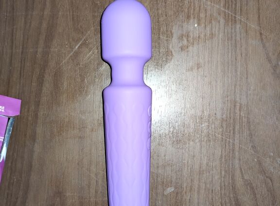 вернулся и нашёл у мамы под подушкой следы веселья