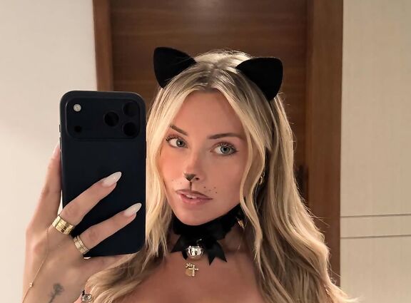 meow.
